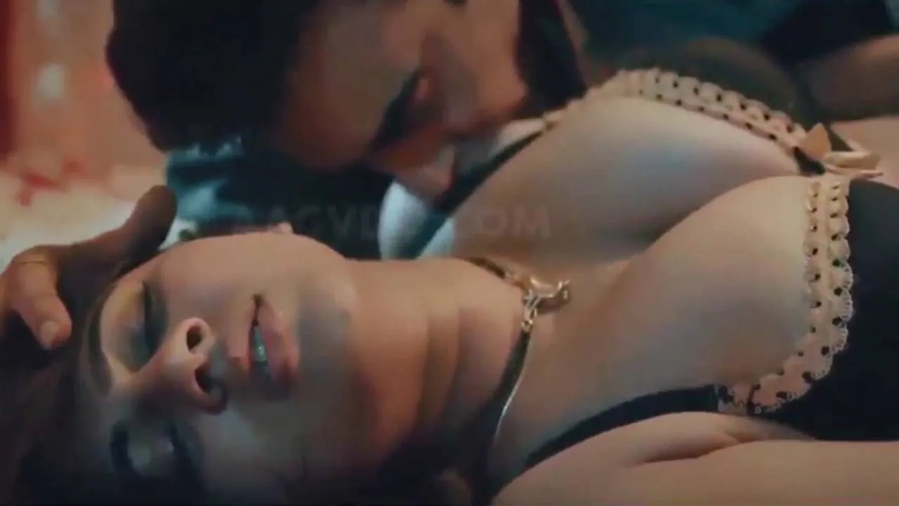 Actress Sarika’s Hot Sex Scene From Web Series XXX