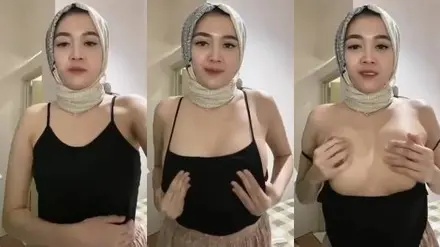 Hot Porn Of Horny Indo Hijab Girl Records Stripping & Pussy Rubbing